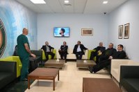 اطباء من مستشفى الجامعة يزورون مستشفى الكندي
