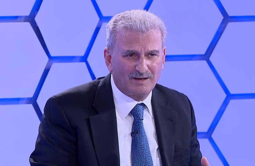 التنسيب بإنهاء خدمات بريزات
