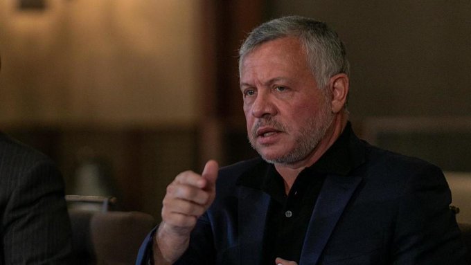 الملك يجري فحص "كورونا".. والنتائج تبين سلامته "بحمد الله"