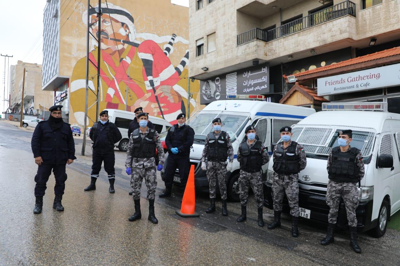 حظر التجول الشامل يدخل حيز التنفيذ ولمدة 24 ساعة