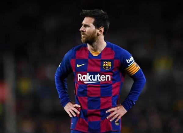 ميسي ثالث أفضل لاعبي برشلونة عبر التاريخ
