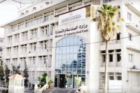 مخالفة 8 محال تجارية في الزرقاء لرفعها الأسعار