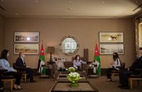 الملكة رانيا تلتقي عددا من متطوعي وشركاء الجمعية الملكية للتوعية الصحية وموقع الطبي