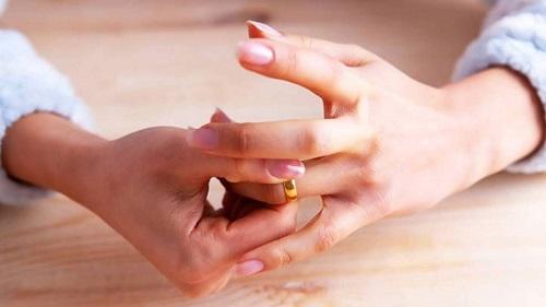 مصرية تطلب الطلاق عقب 16 يومًا من الزواج .. والسبب ؟؟!