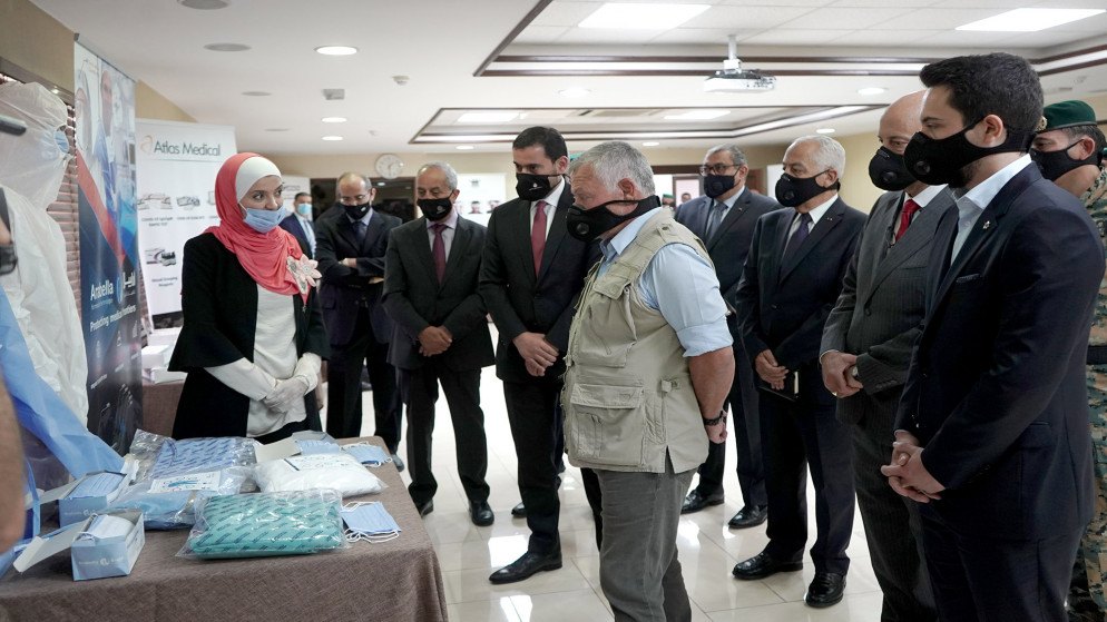 الملك يشيد بالصناعات المحلية ويدعو إلى زيادة إنتاجها (صور)