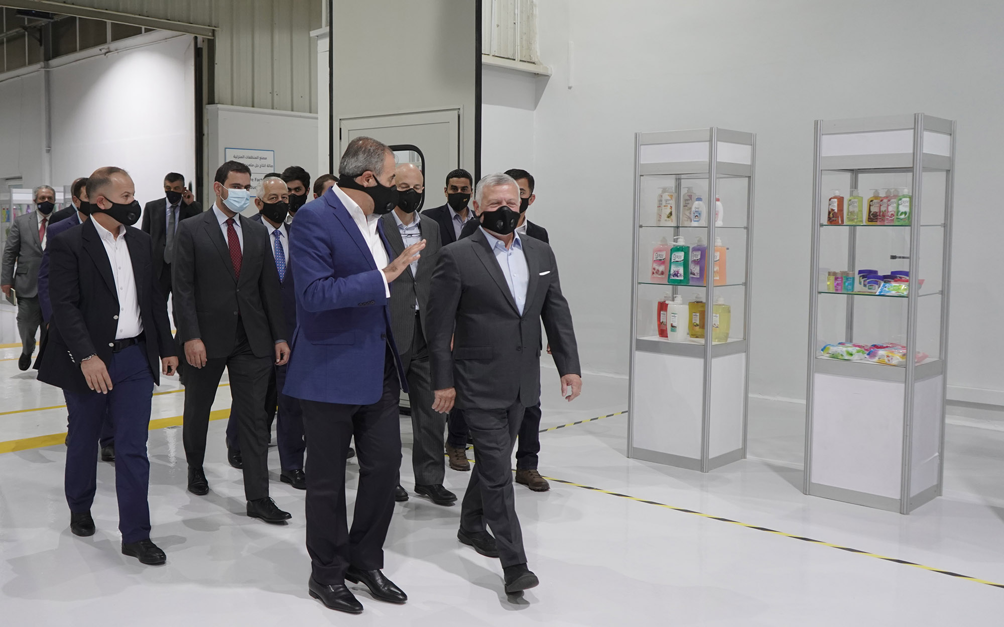 الملك يؤكد أهمية تطوير القطاع الصناعي لدعم الاقتصاد الوطني وتوفير فرص عمل (صور)