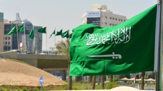 السعودية: 41 وفاة و3372 إصابة جديدة بكورونا