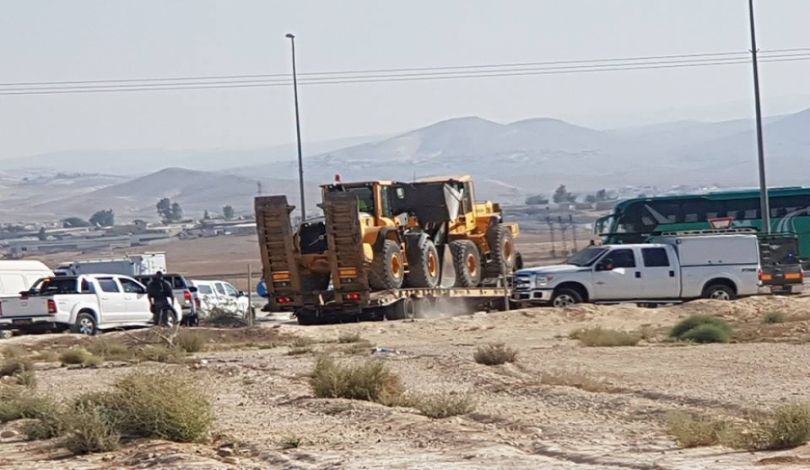 الاحتلال يشرع بأعمال تجريف في قرية بيت إكسا