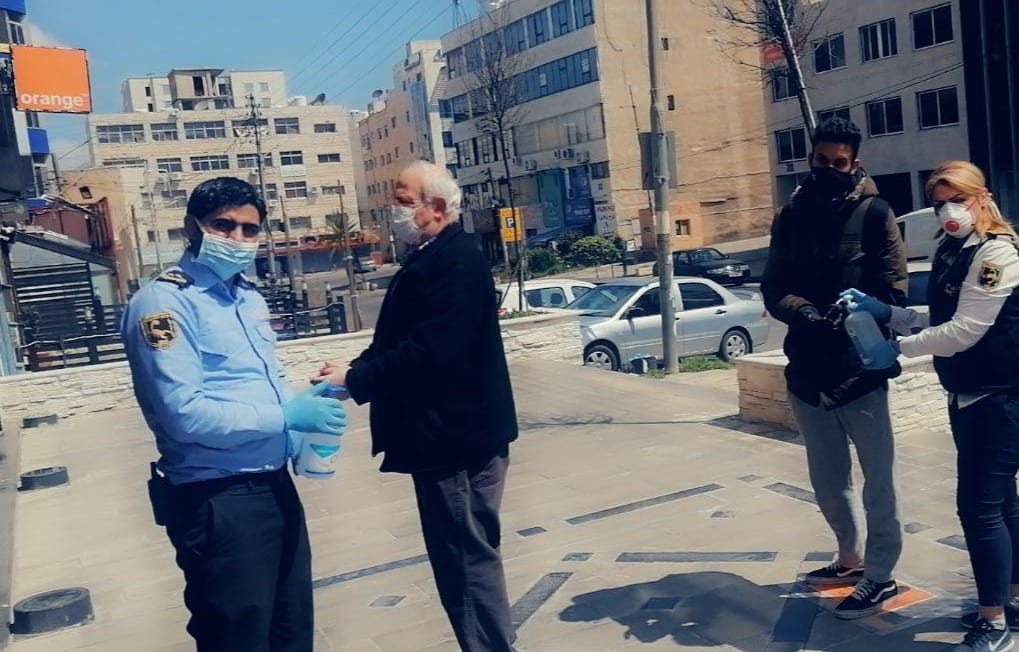 شاهد ..سكوربيون  تطلق مبادرة لتخفيف آثار وباء كورونا