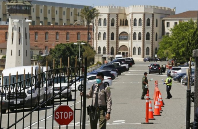 إطلاق سراح 8 آلاف سجين في كاليفورنيا للحد من كورونا