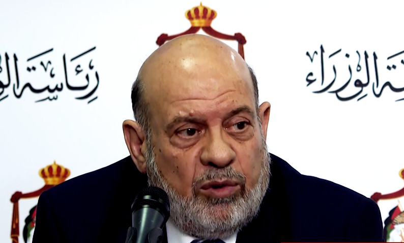رئيس إتحاد نقابات العمال: البلاغ 8 جاء متوازناً ويراعى المصلحة وجاء بعد المشاورات وبشكل توافقي، وما يهمنا العودة عن هذه البلاغات والاحتكام لنصوص العمل، والبلاغ أبقى على الاستقرار الوظيفي