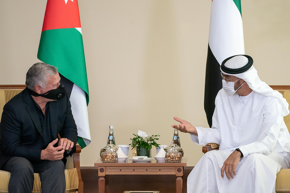 ولي عهد أبوظبي يثمن مواقف الأردن التاريخية الثابتة، بقيادة جلالة الملك، في دعم القضية الفلسطينية على الصعد كافة، وحماية المقدسات في القدس، من منطلق الوصاية الهاشمية على هذه المقدسات.