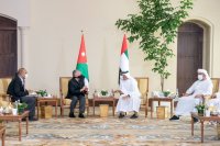 جلالة الملك وسمو ولي عهد أبوظبي يعبران عن رفضهما لإي إجراءات أحادية، وأكدا أنها مخالفة للقرارات الدولية، وتقوض فرص ومساعي تحقيق السلام في المنطقة