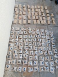 بالصور .. ضبط 200 الف حبة مخدرة بحوزة شخصين في المفرق ، و 1 كغم من مادة الكريستال المخدرة بحوزة مروجين اثنين