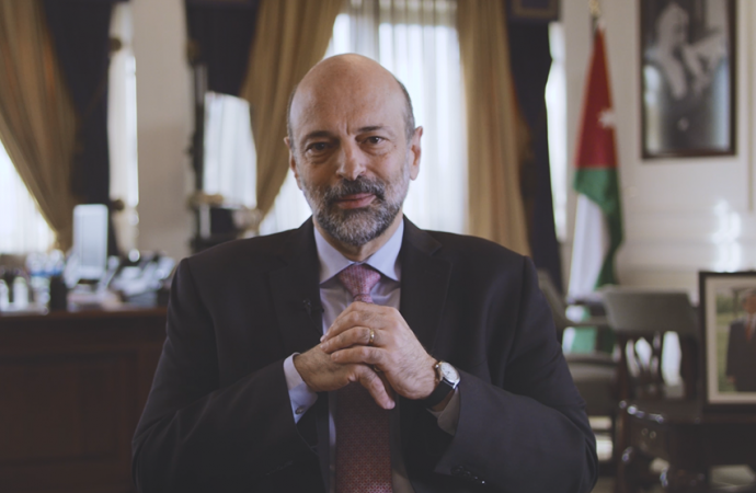الرزاز يعلن خطة مضاعفة عودة الأردنيين الأسبوع المقبل