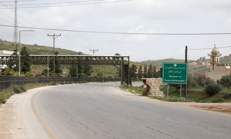 بعد تسجيل إصابات محلية بكورونا.. محافظ اربد يعلن عن اجراءات لمنع انتشار الوباء