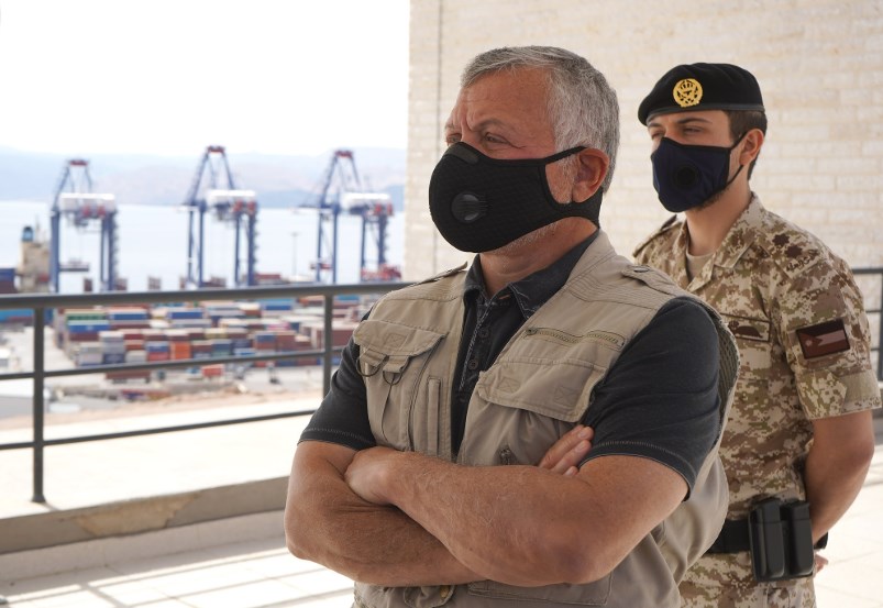 الملك يفتتح مستشفى الحسين السلط الجديد