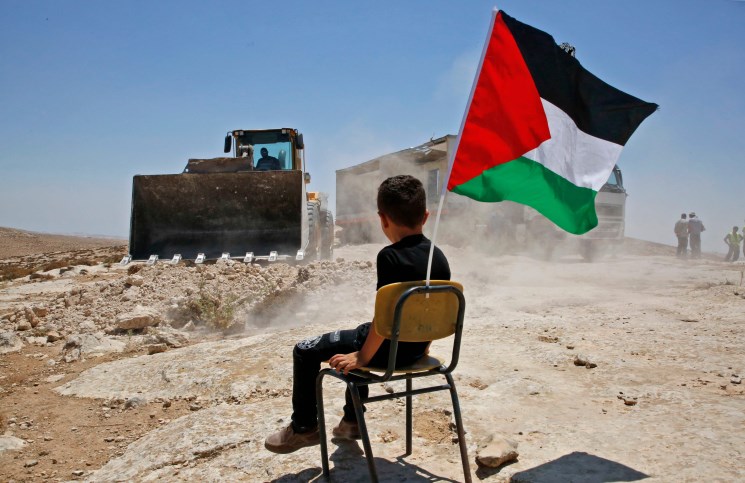 طفل فلسطيني يستشهد بطريقة إرهابية