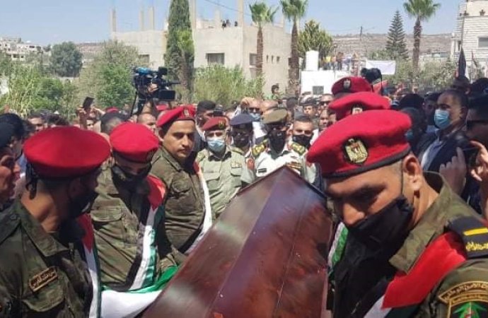 بالصور .. القيادة العامة تشارك بمراسم نقل رفات أردني استشهد في حرب حزيران عام 1967
