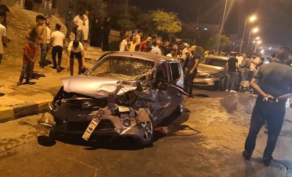 9 إصابات بتصادم على شارع الاستقلال