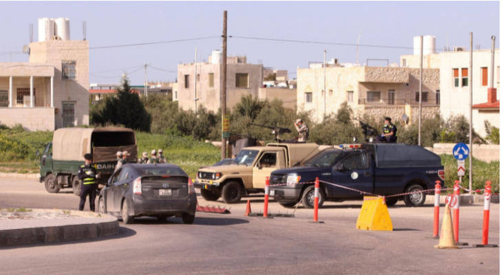 عزل بنايتين في الزواهرة والزرقاء الجديدة