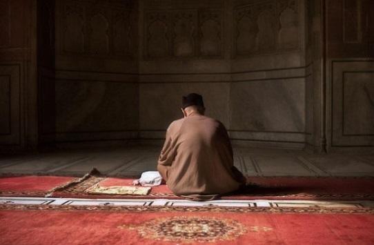 علماء الأردن تطالب باستثناء صلاة الجمعة من الحظر