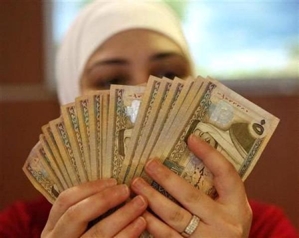 صرف أجور العاملين في امتحان التوجيهي الثلاثاء