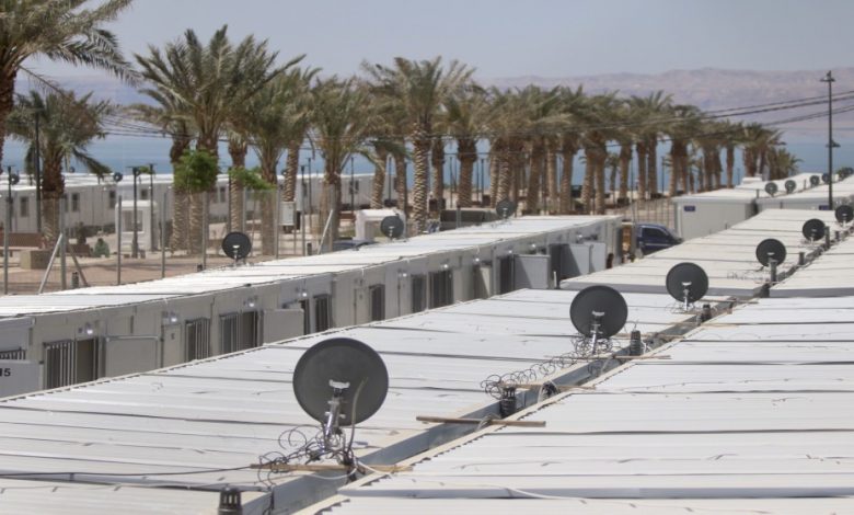 خطة لتحويل كرفانات البحر الميت للعزل بدلا من الحجر
