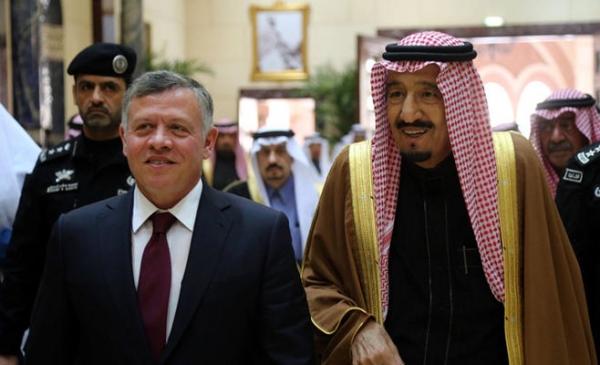 الملك يهنئ خادم الحرمين الشريفين باليوم الوطني للسعودية