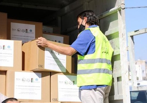 الهيئة الخيرية الهاشمية توزع السلة الغذائية للأردنيين في مدينة الرمثا