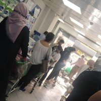 قبيل الحظر .. تهافت على الأسواق وازدحام مروري