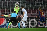 برشلونة يتغلب على دينامو كييف بصعوبة