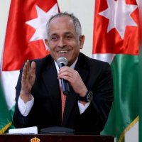 العايد: التراجع عن القرارات شجاعة
