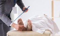 شاب ميت يستيقظ من الألم أثناء تشريحه