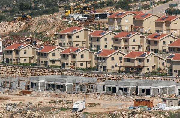 القنصل البريطاني في القدس يؤكد رفض بلاده للاستيطان بالضفة والقدس