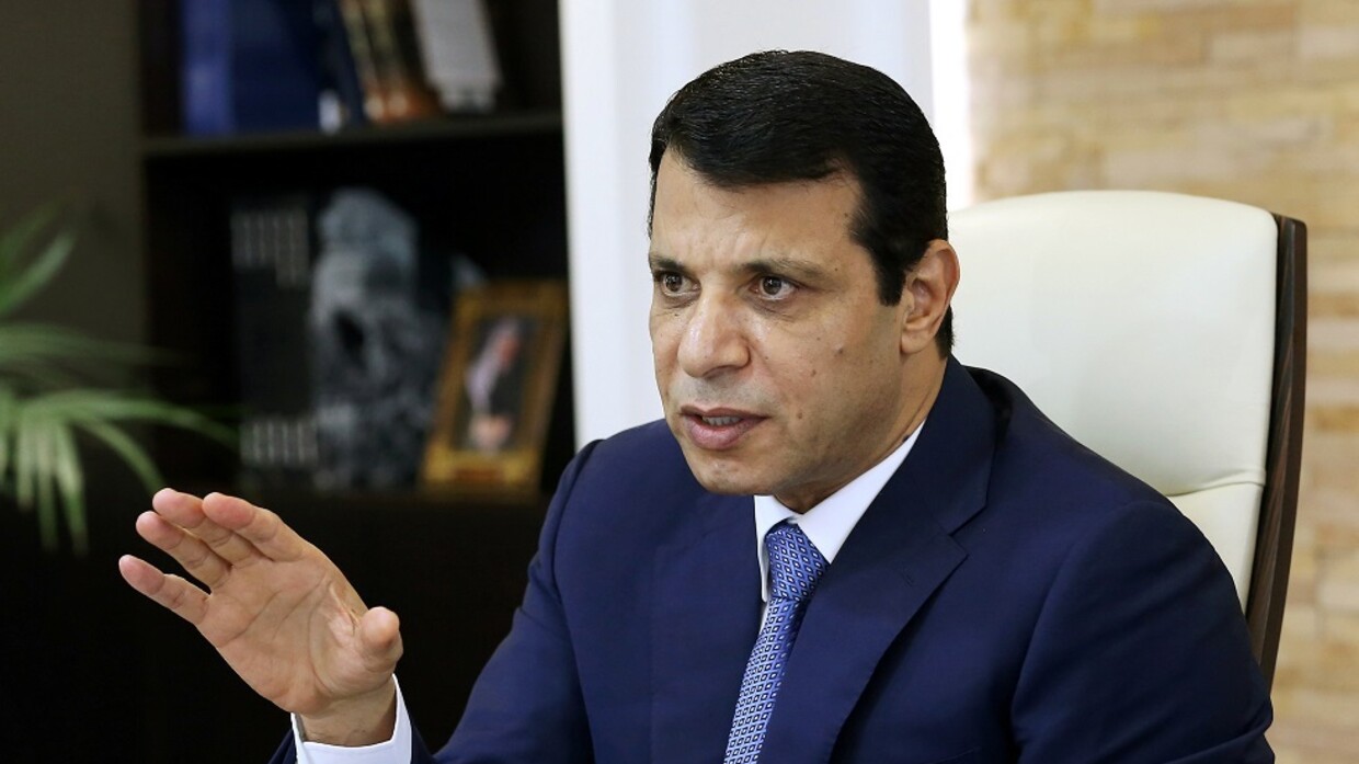 موقع استخباراتي: دحلان يعتزم العودة إلى بلاده