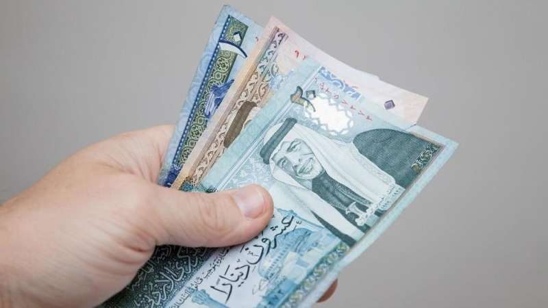 زيادات وعلاوات الموظفين تسهم في تحسين الظروف المعيشية للمواطنين