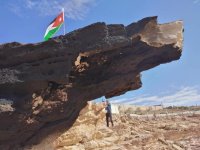 تحقيق للكشف عن العابثين بصخرة عراعرة