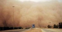 الامن : اغلاق طريق وادي عربة وطريق مطار العقبة بسبب الغبار الكثيف
