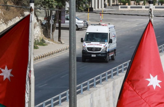 "الصحة" تُهمل استعمال 27 سيارة إسعاف مهداة من السعودية والصين