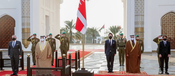 الملك يصل الى البحرين
