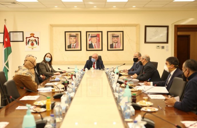 تشكيل لجنة فنية لدراسة واقع الصناعات الوطنية