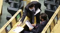 توزيع C.V "السيرة الذاتية" تحت القبة أثناء انتخابات اللجان