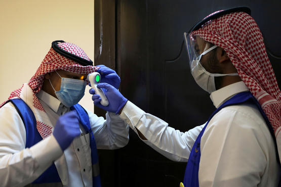 السعودية تسمح لـ4 حالات استثنائية بالسفر