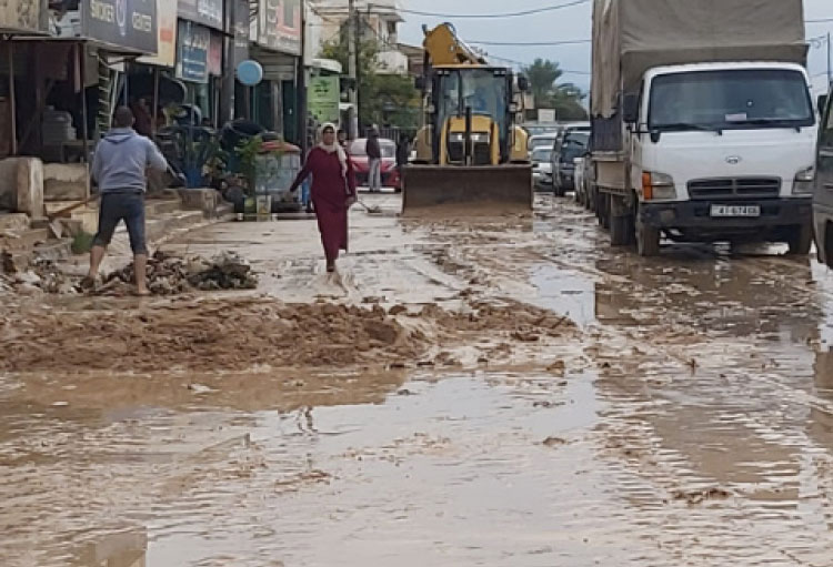 طريق الأغوار الدولي.. انهيارات وإغلاقات مع كل أمطار بلا حلول