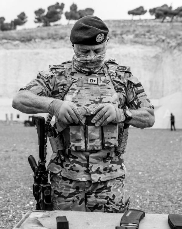 ولي العهد يعلق على صورة للملك .. ماذا قال؟