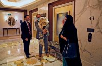 مدير فندق بدبي: الصهاينة يسرقون كل ما بالغرف