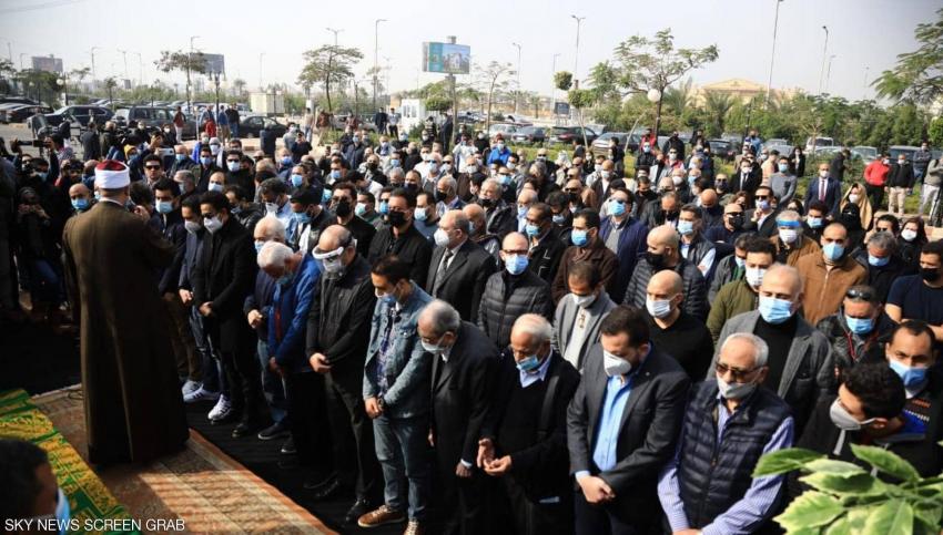 نجوم يبكون وينعون وحيد حامد في المشهد الأخير (صور)