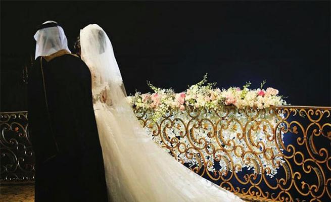 السعودية.. رجل يقترض من زوجته للاقتران بامرأة ثانية