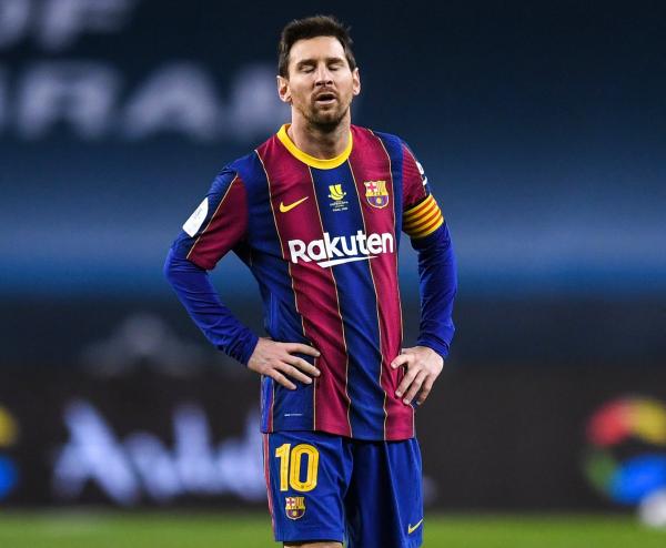 ميسي معرض للإيقاف حتى 12 مباراة بعد طرده في نهائي كأس السوبر